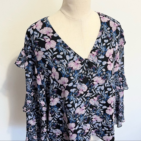 Vince Camuto Floral Print Ruffle Blouse Womens Size Medium - Picture 3 of 10